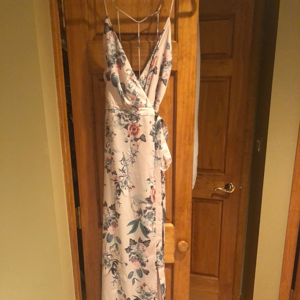 MAJORELLE HI-LOW WRAP BACKLESS FLORAL DRESS